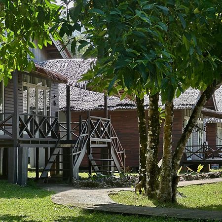 Baturundung Surf Resort Naibos Extérieur photo