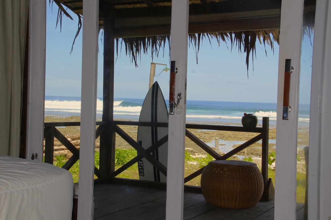 Baturundung Surf Resort Naibos Extérieur photo