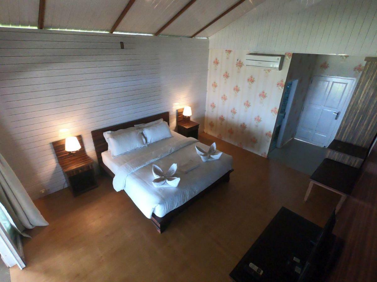 Baturundung Surf Resort Naibos Extérieur photo