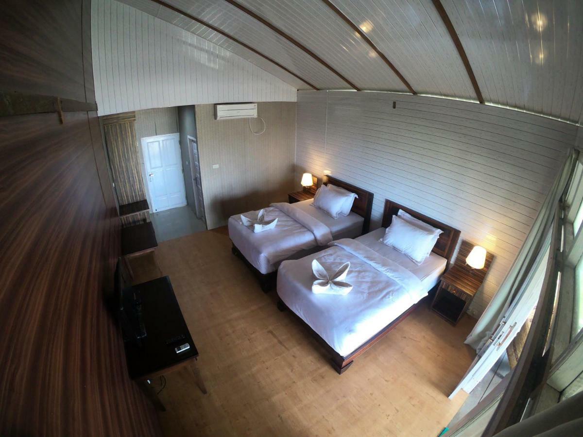 Baturundung Surf Resort Naibos Extérieur photo