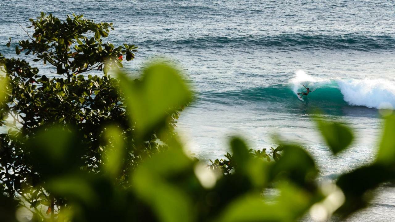 Baturundung Surf Resort Naibos Extérieur photo